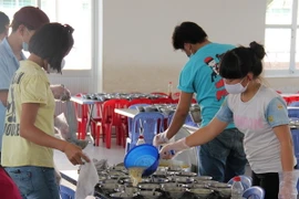 Bình Dương: 18 trường học nhận suất ăn từ công ty cấp thực phẩm bẩn