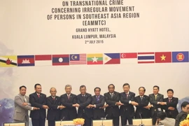 Thứ trưởng Bộ Công an Tô Lâm (thứ 4 từ phải sang) cùng các Bộ trưởng ASEAN và Tổng thư ký ASEAN tại Hội nghị. (Ảnh: Kim Dung/Chí Giáp)