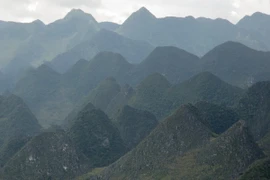Bàn giao di sản Cao nguyên đá Đồng Văn cho địa phương quản lý 