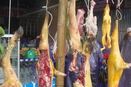 Hà Nội cấm treo thịt động vật tươi sống tại Lễ hội Chùa Hương