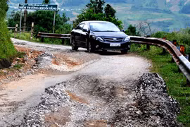Xe tải "cày" nát đường, Khu du lịch Mẫu Sơn có nguy cơ đóng cửa