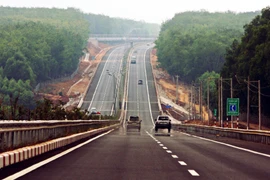 Cao tốc TP Hồ Chí Minh-Long Thành-Dầu Giây được xây dựng bằng vốn vay ODA của JICA, Nhật Bản, và vốn vay thương mại của ADB. (Ảnh: Tràng Dương-TTXVN)