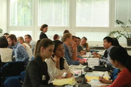 Các doanh nghiệp Hà Nội và Séc trao đổi trực tiếp về khả năng hợp tác. (Ảnh: Nguyễn Hồng Tâm/Vietnam+)