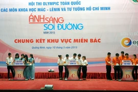 Nữ sinh năm 4 dành giải nhất Hội thi Olympic "Ánh sáng soi đường"