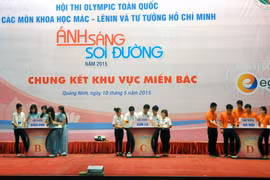 Nữ sinh năm 4 dành giải nhất Hội thi Olympic "Ánh sáng soi đường"