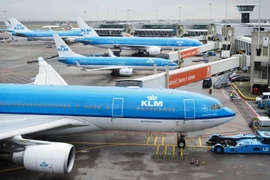 Hà Lan hủy bỏ khoảng 80 chuyến bay hàng không do bão lớn