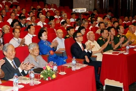 TW Hội Người cao tuổi nhận Huân chương Lao động hạng Nhất 