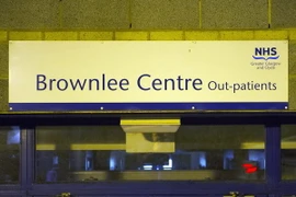 Một nhân viên y tế Quân đội Anh nhiễm virus Ebola ở Sierra Leone