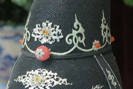 Tiếp cận di sản văn hóa cung đình Huế thông qua các cổ vật