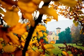 Một góc khu vườn của lâu đài Miradolo, miền Bắc Italy. (Nguồn: rbe.it) 