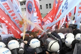 Chính phủ Thổ Nhĩ Kỳ bất ngờ rút lại dự luật an ninh nội địa