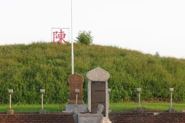 Thái Bình: 6 tấm bia lạ vẫn tiếp tục "chễm chệ" tại di tích Đền Trần