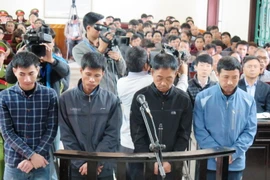 Các bị cáo trước vành móng ngựa. (Ảnh Phan Quân/TTXVN)