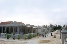 Khu tái định cư của người dân vạn đò xã Quảng Công, huyện Quảng Điền, Huế. (Ảnh: Đình Huệ/TTXVN)