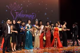 V-Charming 2015 - Đêm của vẻ đẹp nữ sinh Việt Nam tại Singapore
