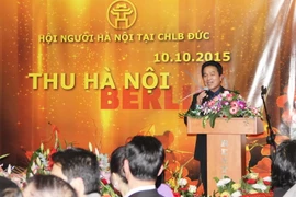 Ông Nguyến Khắc Hùng, Chủ tịch Hội người Hà Nội tại Đức, phát biểu tại cuộc gặp mặt. (Ảnh: Mạnh Hùng/Vietnam+)
