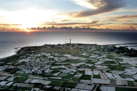 Triển lãm ảnh ''Đất và người trên quê hương Hải đội Hoàng Sa'' 