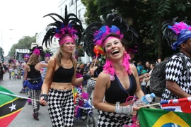 Rực rỡ Lễ hội Notting Hill Carnival 2015. (Ảnh: Đỗ Sinh/Vietnam+)