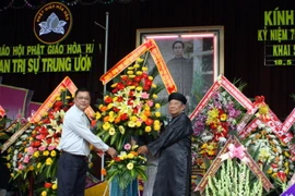 Đại lễ kỷ niệm 75 năm khai sáng đạo Phật giáo Hòa Hảo năm 2014. (Ảnh: Công Mạo/TTXVN)