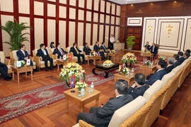 Phó Thủ tướng Nguyễn Xuân Phúc tiếp các đại biểu và Bộ trưởng 10 nước ASEAN dự hội nghị TELMIN 15. (Ảnh: Trần Lê Lâm/TTXVN)