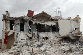 Các tay súng Mặt trận Al-Nusra bắt cóc 300 người Kurd ở Syria