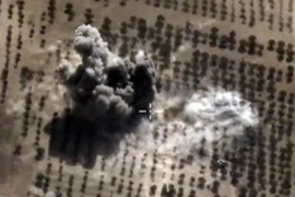 Không quân Nga không kích một cơ sở của IS ở tỉnh Idlib, Syria. (Nguồn: AFP/TTXVN)