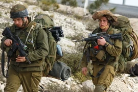 Israel quyết định đóng cửa không phận trên cao nguyên Golan