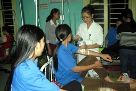 Tiền Giang: Gần 60 công nhân nhập viện do nghi ngộ độc thức ăn 