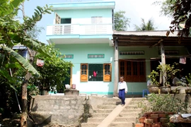 Nhà tránh lũ của một hộ nghèo ở huyện Tuy An, tỉnh Phú Yên. (Ảnh: Thế Lập/TTXVN)