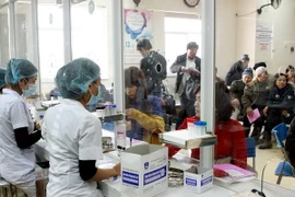 Hà Nội cần tăng cường xã hội hóa y tế để giảm tải bệnh viện