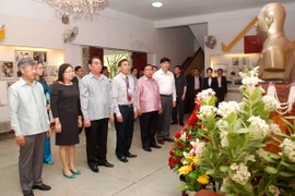 Hoạt động của Thường trực Ban Bí thư Lê Hồng Anh tại Lào