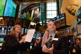 Chứng khoán Mỹ tăng bất chấp khối doanh nghiệp gặp khó khăn