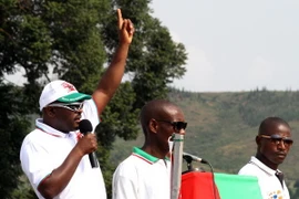 Tổng thống Burundi Pierre Nkurunziza phát biểu trong chiến dịch vận động tranh cử tại Bujumbura. (Nguồn: AFP/TTXVN)