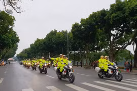 Cảnh sát giao thông ra quân đảm bảo trật tự an toàn giao thông năm 2019. (Ảnh: Việt Hùng/Vietnam+)