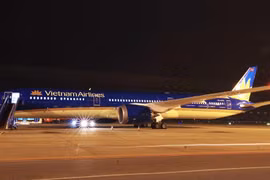 Máy bay Boeing 787-10 Dreamliner của Vietnam Airlines hạ cánh tại sân bay quốc tế Nội Bài. (Nguồn ảnh: VNA)