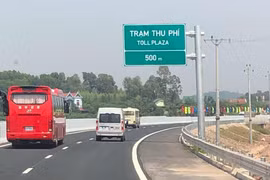 Dự án đường cao tốc Bắc Giang-Lạng Sơn thông xe rút ngắn thời gian lưu thông từ Hà Nội-Lạng Sơn từ 3,5 giờ xuống còn khoảng 2,5 tiếng đồng hồ. (Ảnh: Việt Hùng/Vietnam+)
