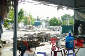 Hàng loạt công trình nhà xưởng vi phạm tại xã Tiên Dược vẫn hiên ngang tồn tại. (Ảnh: H.V/Vietnam+)