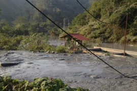  Vỡ bể chứa thải nhà máy chì kẽm, môi trường bị ô nhiễm nặng. (Nguồn ảnh: TTXVN)