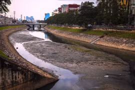 Ô nhiễm nguồn nước sông đang ngày diễn biến phức tạp, nhiều nơi ô nhiễm nghiêm trọng. (Nguồn ảnh: TTXVN)