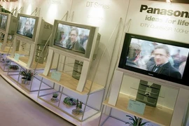 Sharp và Panasonic bắt đầu làm ăn có lãi sau ba năm