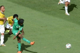 Ảnh động pha solo ghi bàn đẹp như mơ của Gervinho