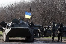 Ukraine: Chính quyền trung ương nhượng bộ miền Đông