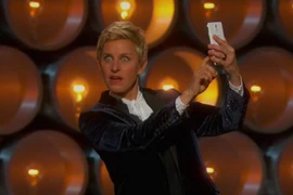 Samsung "vỡ bẫm" nhờ tài pha trò của người dẫn Oscar