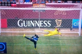 Cú đá phạt 11m "thảm họa" khiến Manchester City phải ôm hận