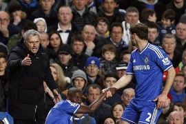 Jose Mourinho được vinh danh sau khi “hành xác” M.U