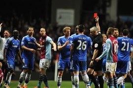 Kết quả: Chelsea thua sốc, Ronaldo đưa Real bay cao