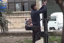 Video phiến quân Syria huấn luyện trẻ em sử dụng súng cối