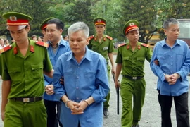 Hủy một phần bản án sơ thẩm vụ Công ty cho thuê Tài chính II