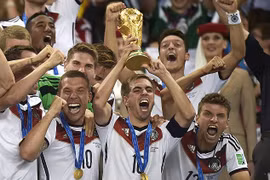 Philipp Lahm gây bất ngờ khi nói lời chia tay đội tuyển Đức
