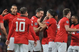 Moyes hâm nóng derby thành Manchester, Real kiện trọng tài